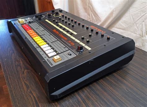 Roland TR-808 | RL Music