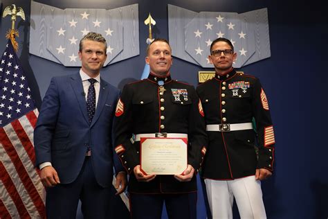 Returning to the Ranks: Sgt. Dakota Meyer reenlists into the U.S ...