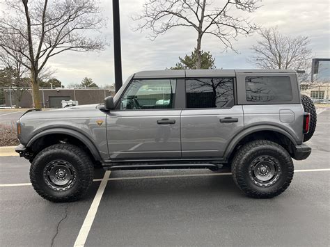 Before/After: Base Bronco 4D gets 2" lift, Everglades wheels, 35s ...