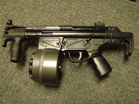 MP5 with drum mag. : pics