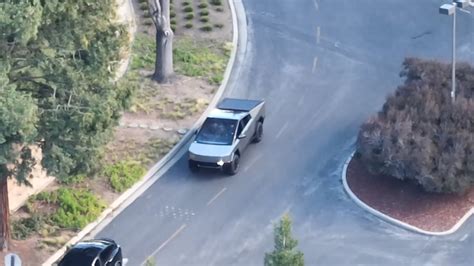 Tesla Cybertruck Prototype Appears To Have Electrical System Problems - autoevolution - problems with cybertruck