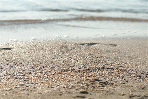 波罗的海冰冻的海滩景观水中有沙子和冰块高清图片下载-正版图片507323296-摄图网