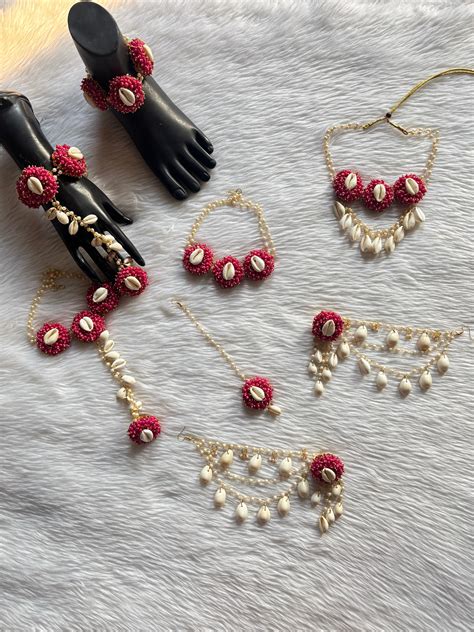 Magenta Royal Pearls & Shells Haldi Jewellery Set – Saubhagyavati.in