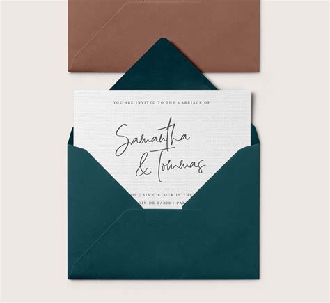 Free Stylish Envelopes Mockup (PSD)