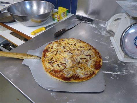 First Pizza Restaurant 的图像结果