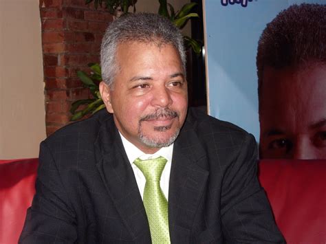 Pictures of Nelson de la Rosa