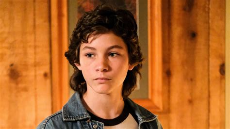 Montana Jordan da vida a George Cooper Jr., el hermano abusón de Sheldon