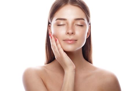 5 Skin Habits You Should Reduce Immediately – Glamour World Ayurvedic