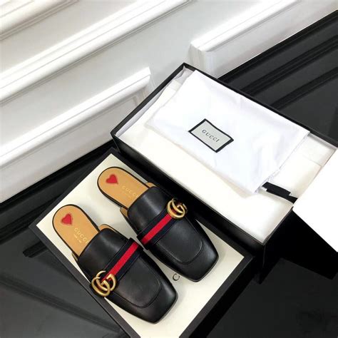 Gucci Peyton SlippersFall/Winter Collection Black Women Shoes ...