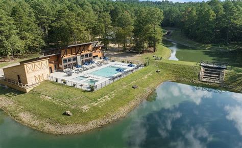 PINE LAKE RESORT (Broken Bow) - Specialty Hotel Reviews & Photos ...