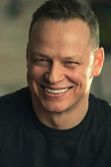 Aaron Hughes biographie, news, photos, vidéos et avis