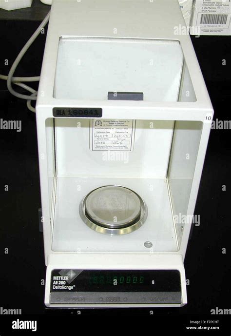 analytical balance mettler for drugs analysis. An analytical balance is ...