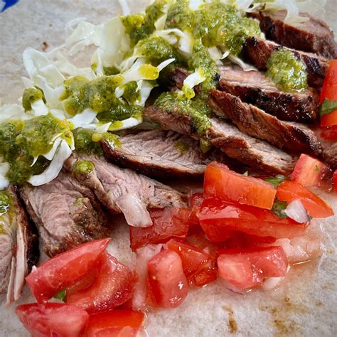 Tacos mit Carne asada, Pico de gallo und Salsa verde - Big J's BBQ