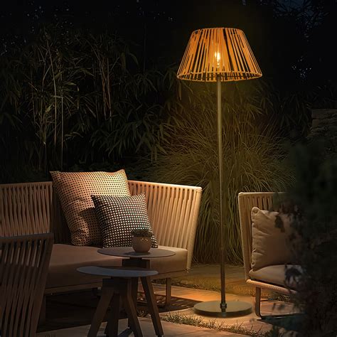 Rattan Solar Powered Floor Lamp For Outdoor Garden – SILICONDYNAMIC