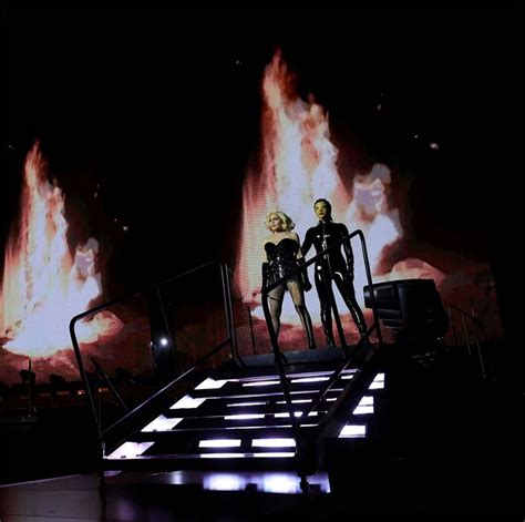 O2 Arena Tour 的图像结果