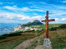 camino pilgrim ireland s own camino routes a pilgrim path to rural camino pilgrim ireland s own camino routes a pilgrim path to rural