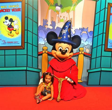 Magician Mickey | Mickey, Mickey mouse, Disney