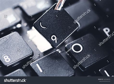 Laptop Keyboard Repair 的图像结果