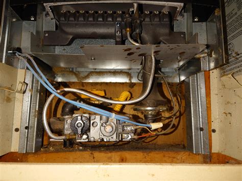 Repairing Old Wall Furnaces [Day & Night Model 65-FA-1-F43 (?) and ...