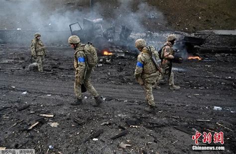 乌克兰国民卫队司令部被摧毁_俄军登陆乌克兰 多地传出爆炸声_乌克兰全境将进入战时状态_俄军已登陆乌克兰城市敖德萨