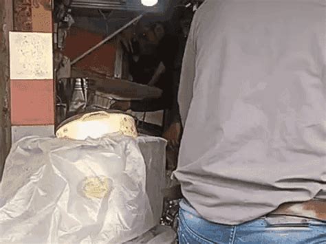 Cylinder blast in Indore, 3 people injured; Sudden explosion in house ...