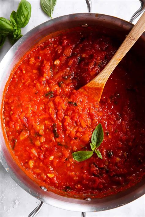 Easy Homemade Marinara Sauce Recipe - Savory Nothings