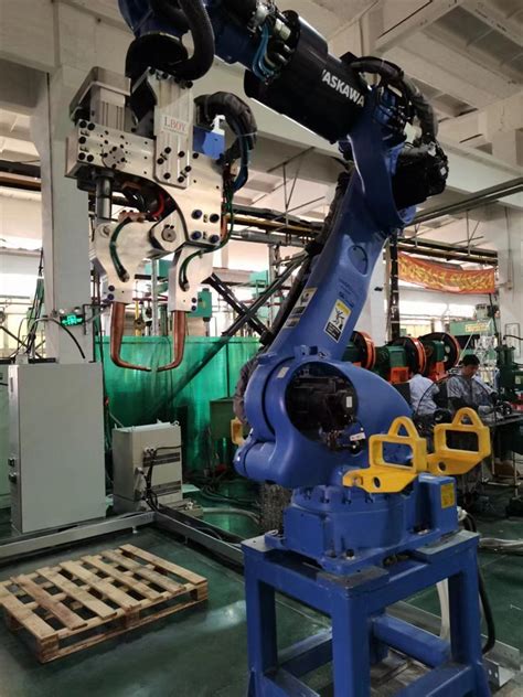 Assembly Line Robotic Spot Welding 的图像结果