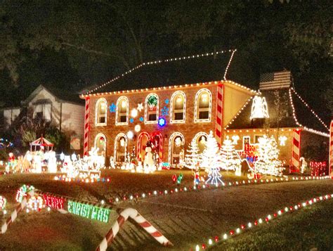 Best Neighborhoods For Christmas Lights | Christmas Cards 2021