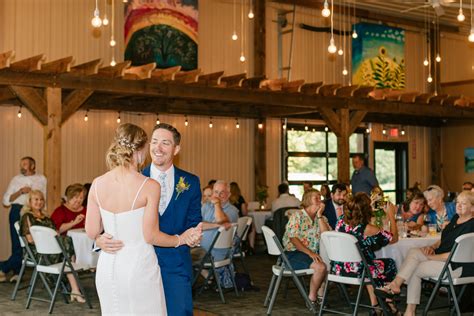 Prairie Moon Winery summer wedding // Laura + Derek — Des Moines ...