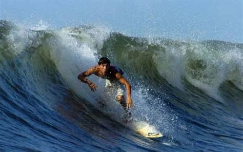 Surfing: Racing The Waves, la libertad, El Salvador - Top Attractions ...