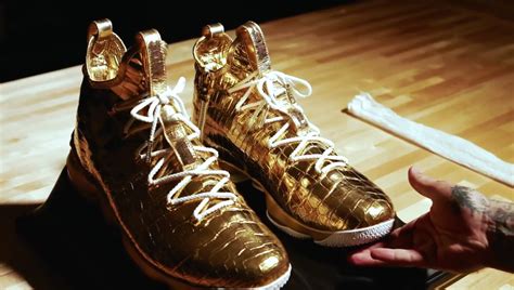 lebron shoes gold,www.npssonipat.com