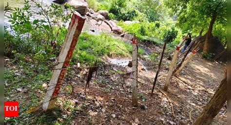 Another tragedy at Sariya Waterfalls in ASR district, two youngsters ...