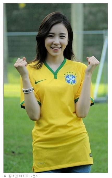 还记得她吗？韩国最美世界杯女主播又现身俄罗斯观战
