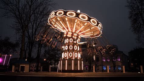 Download wallpaper 1366x768 carousel, attraction, lights, night tablet ...