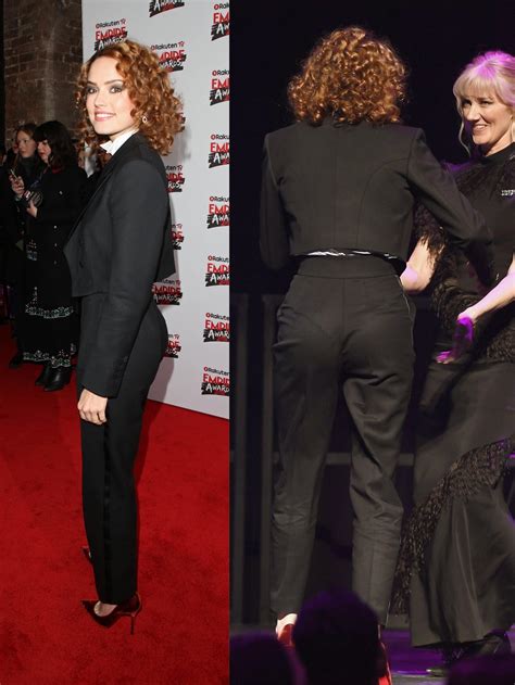 Daisy Ridley’s fat ass and bonus panty outline | Scrolller
