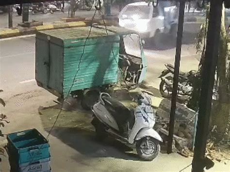 Vadodara Accident Harni Warsia Ring Road; Drunk Driver Hits Two, Public ...