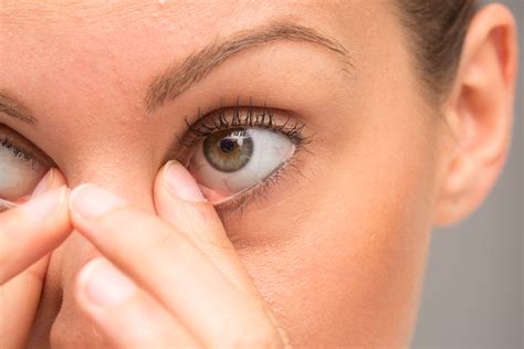 Watery Eyes? Here’s What You Are Experiencing! | Hinsdale Eye Center