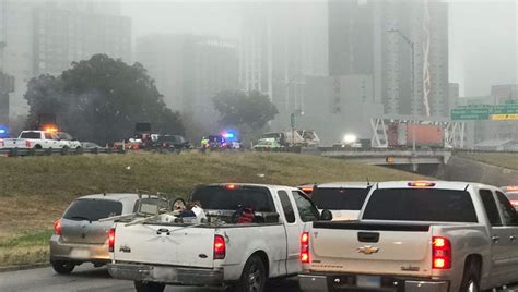 18-wheeler crash on I-35 causes traffic delays | FOX 7 Austin