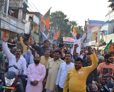 भाजपाइयों ने शहर में निकाली बाइक रैली