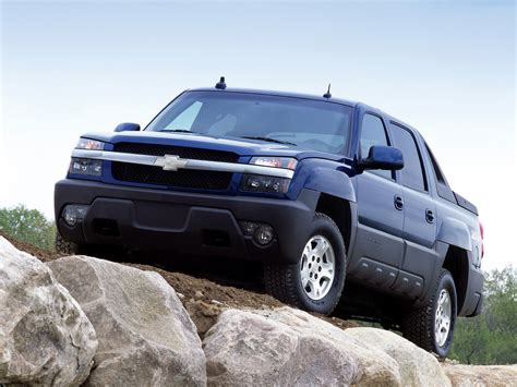 CHEVROLET Avalanche Specs, Performance & Photos - 2001, 2002, 2003 ...