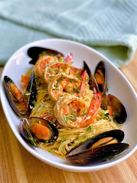Garlic Butter & White Wine Seafood Pasta - | Recipe | Seafood dinner ...