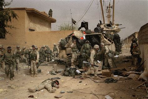 伊拉克战争一周年回顾