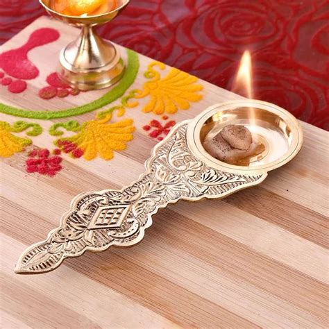 Buy EAC Brass Kapoor Aarti Diya, Camphor Dhoop Dani Holder/Burner for ...