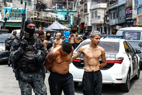 Al menos 64 muertos y decenas de detenidos en una megaoperación contra el crimen organizado en ...