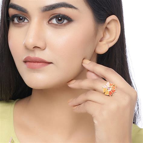 Butterfly Statement Ring – VOYLLA