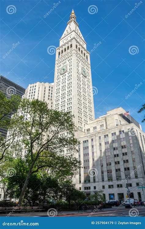 Metropolitan Life Insurance Company Tower, Also Known As the Met Life ...