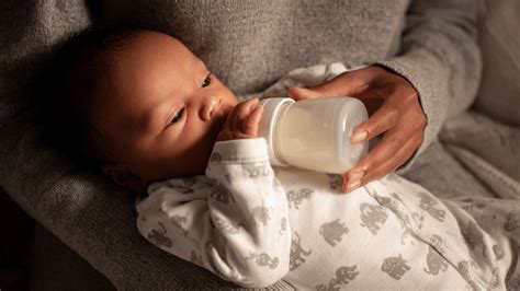 Side Lying Bottle Feeding: A Gentle Guide for Parents - Richmond Mom