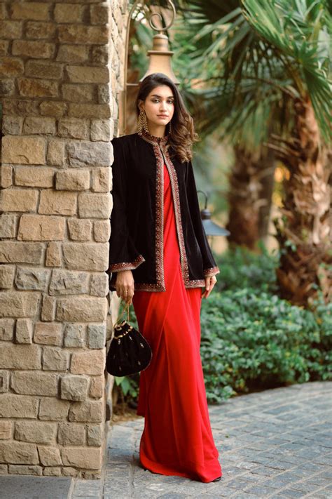 Sarees – INCHING INDIA