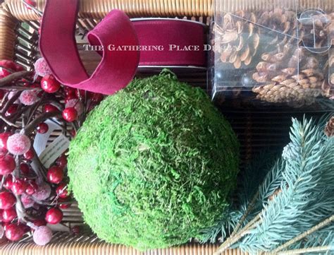 DIY Christmas Kissing Ball - Little Bit City,