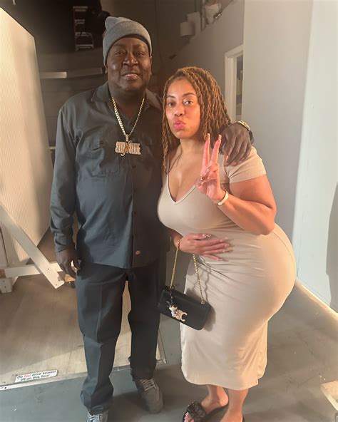 Kaila Simone | Out networking bc your net worth is your network 💗💰 | Instagram